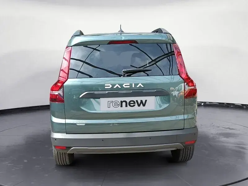 Usado Dacia Jogger Expression 140 CV (102 kW) 2025 Verde Monovolumen
