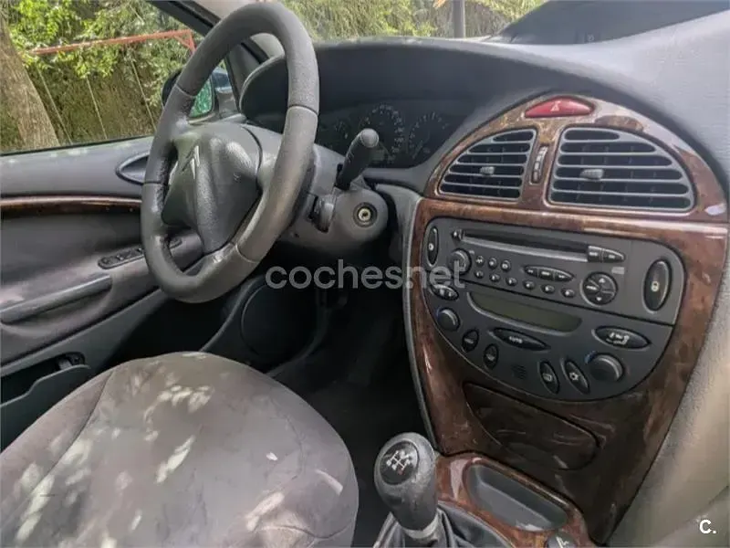 Usado Citroën C5 110 CV (80 kW) 2001 Negro Familiar