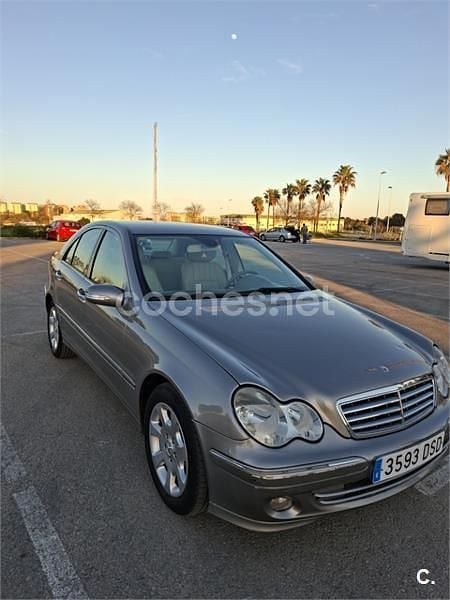 Usado Mercedes C180 Elegance 143 CV (105 kW) 2005 Beige Berlina