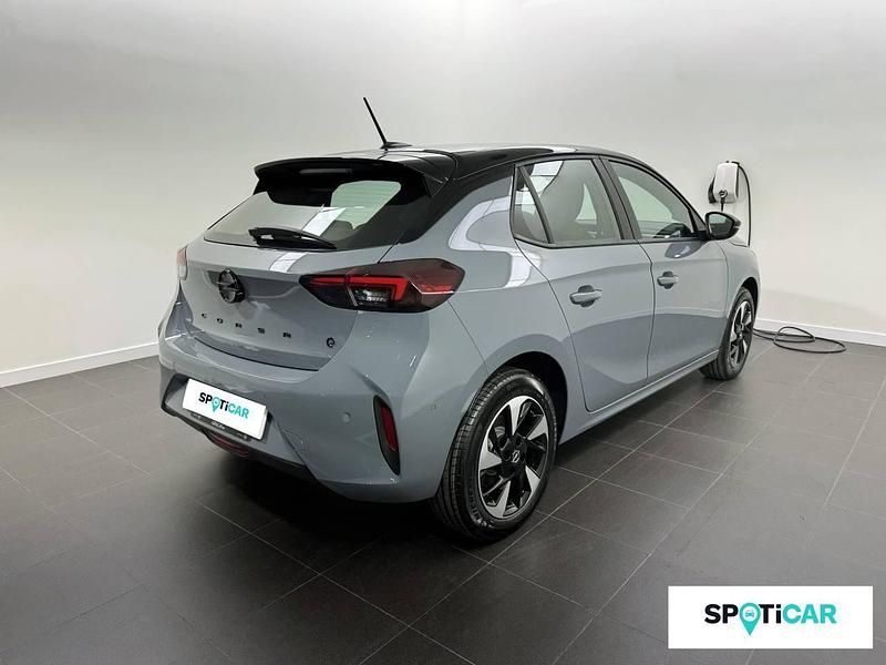Usado Opel Corsa-e 114 kW (156 CV) 2024 Gris Utilitario
