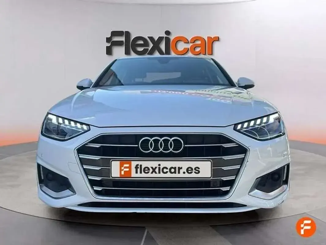 Usado Audi A4 Advanced Plus 163 CV (119 kW) 2024 Blanco Familiar