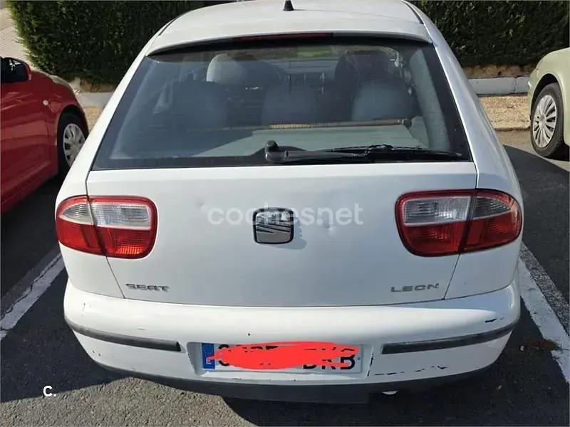 Usado Seat Leon 105 CV (77 kW) 2001 Blanco Utilitario