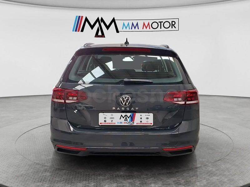 Usado VW Passat 122 CV (89 kW) 2020 Gris / plata Familiar