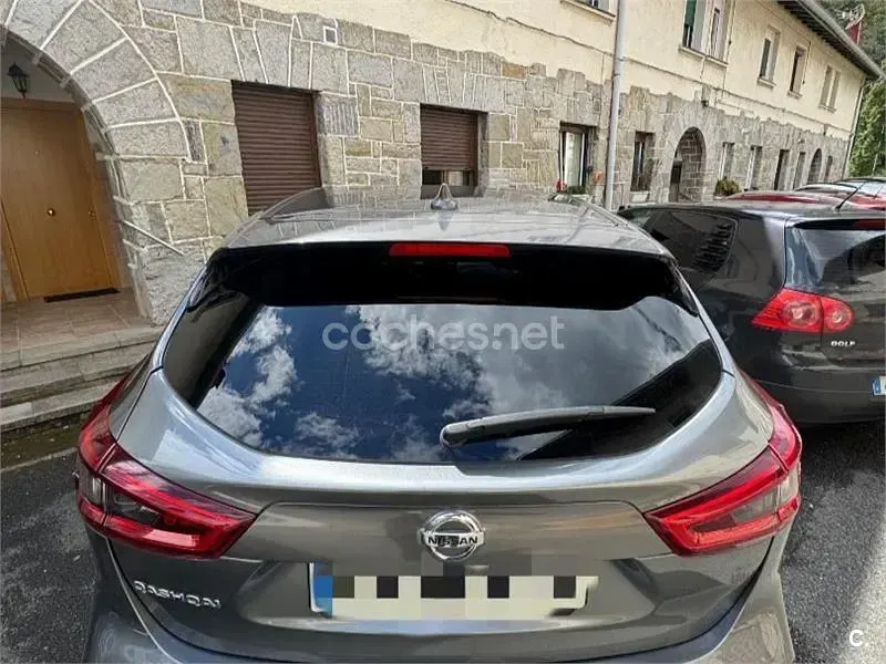 Usado Nissan Qashqai N-Connecta 163 CV (119 kW) 2017 Gris / plata SUV