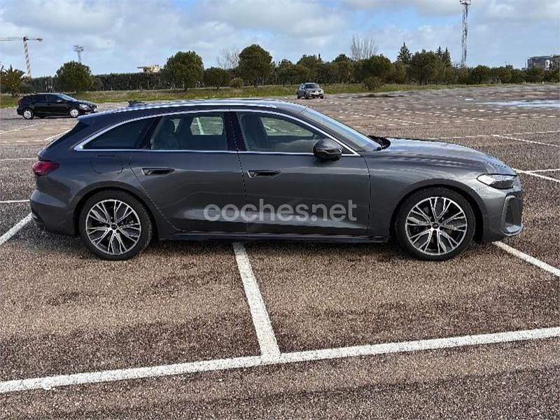 Usado Audi A5 Premium 204 CV (150 kW) 2024 Gris / plata Familiar