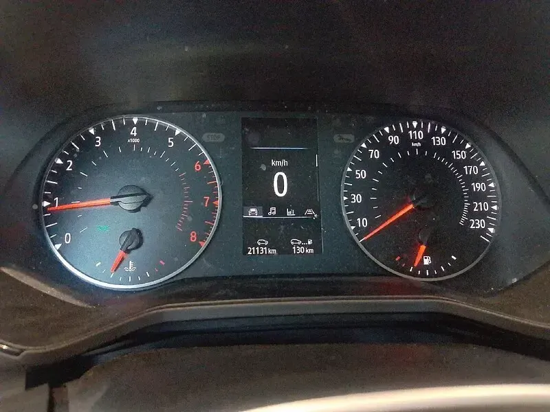 Usado Renault Clio V LIMITED 90 CV (66 kW) 2022 Naranja Berlina