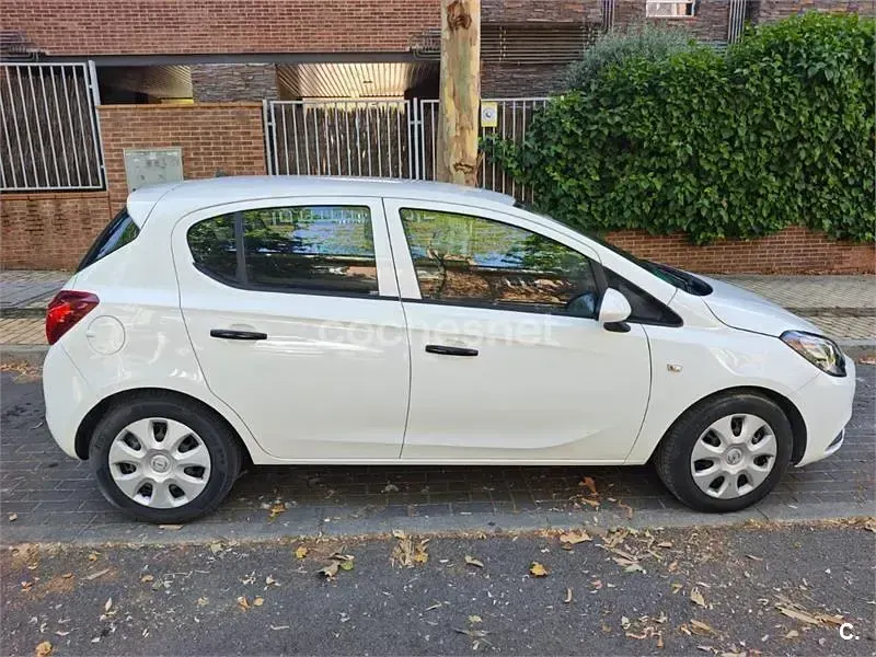 Usado Opel Corsa Expression 75 CV (55 kW) 2018 Blanco Utilitario