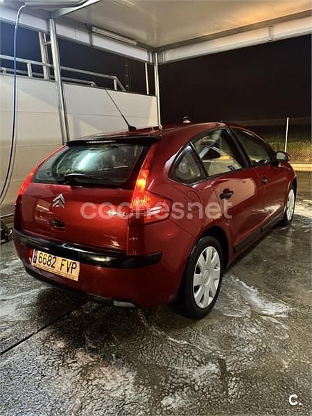 Usado Citroën C4 90 CV (66 kW) 2007 Granate Berlina
