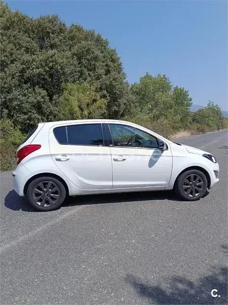Usado Hyundai i20 GO! 85 CV (62 kW) 2014 Blanco Utilitario