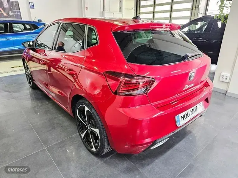 Usado Seat Ibiza FR 110 CV (80 kW) 2022 Rojo Utilitario