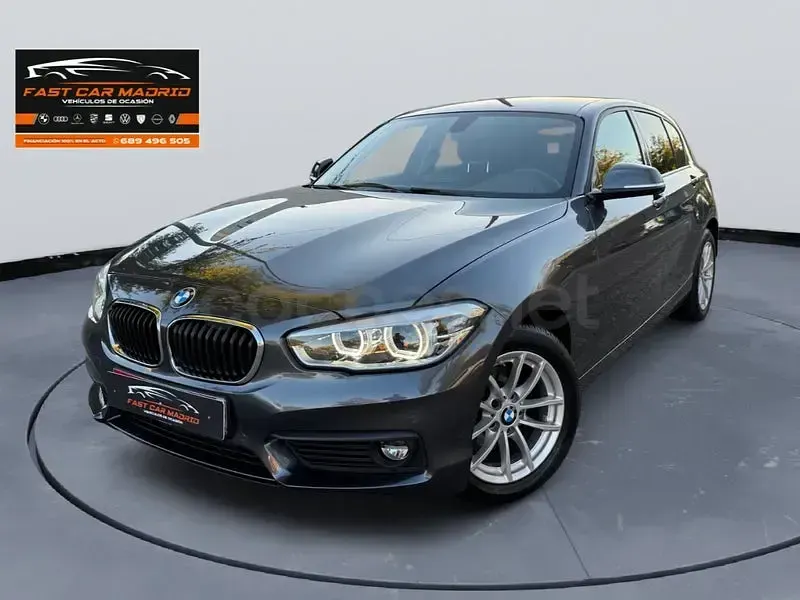Usado BMW 118 Comfort Edition 136 CV (100 kW) 2019 Gris / plata Utilitario