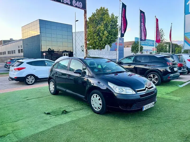 Usado Citroën C4 90 CV (66 kW) 2006 Negro Berlina
