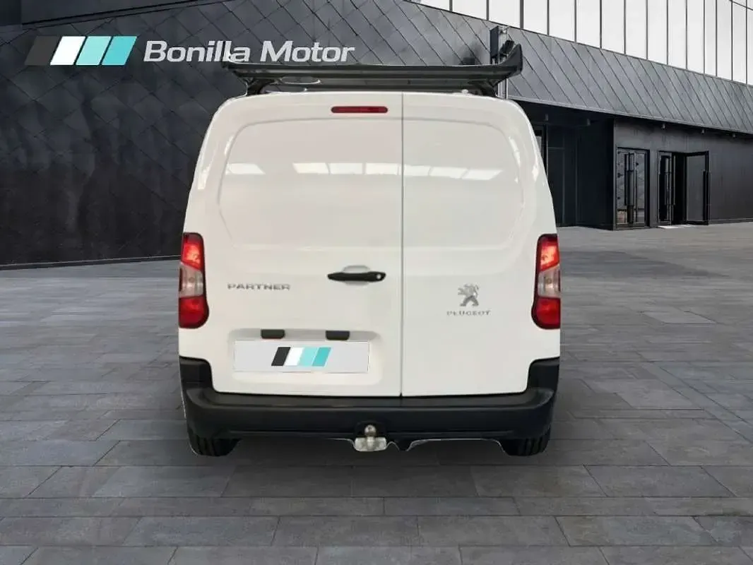 Usado Peugeot Partner 98 CV (72 kW) 2022 Blanco Monovolumen
