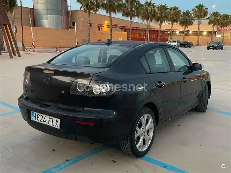 Usado Mazda 3 Sportive 109 CV (80 kW) 2007 Negro Berlina