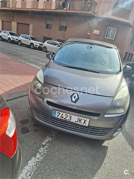 Granate Usado 2011 Renault Scénic III Authentique Monovolumen | 4700 € (Buen precio) - Imagen 1/4