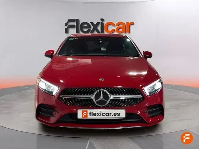 Usado Mercedes A180 136 CV (100 kW) 2019 Rojo Berlina