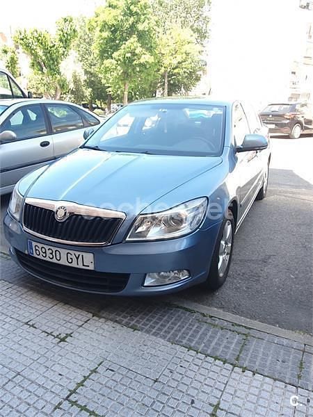 Usado Skoda Octavia 105 CV (77 kW) 2010 Azul Berlina