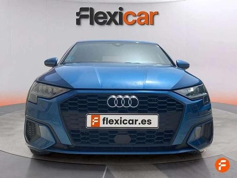 Usado Audi A3 110 HP (80 kW) 2023 Azul Sedan