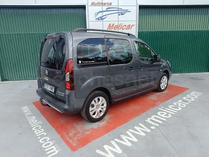 Usado Citroën Berlingo Shine 130 CV (95 kW) 2018 Gris / plata Monovolumen