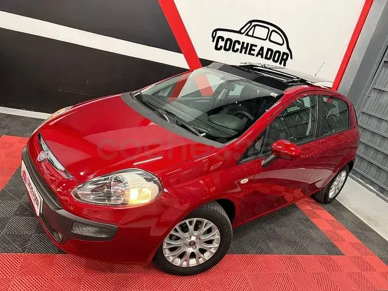 Usado Fiat Punto Evo Emotion 105 CV (77 kW) 2010 Granate Utilitario