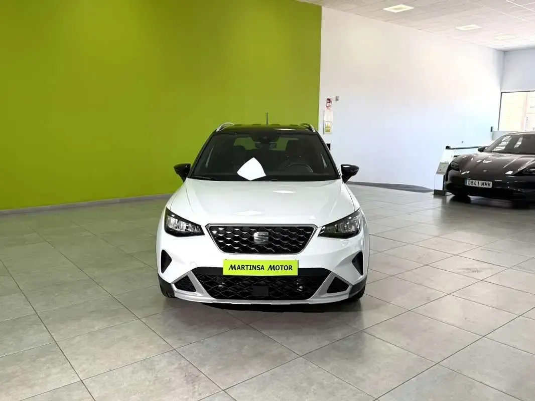 Usado Seat Arona 116 CV (85 kW) 2025 Blanco SUV