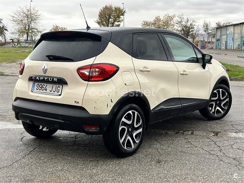 Usado Renault Captur Zen 90 CV (66 kW) 2015 Beige SUV