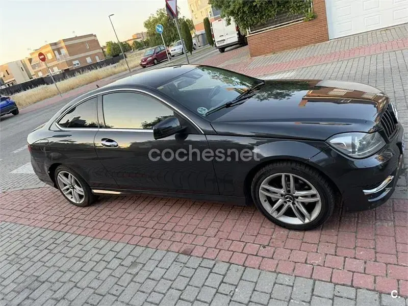 Usado Mercedes C220 170 CV (125 kW) 2013 Gris / plata Coupe