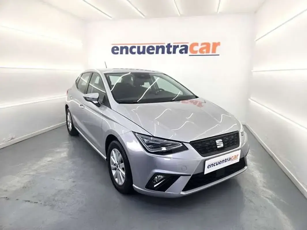 Usado Seat Ibiza Style 116 CV (85 kW) 2023 Gris / plata Utilitario