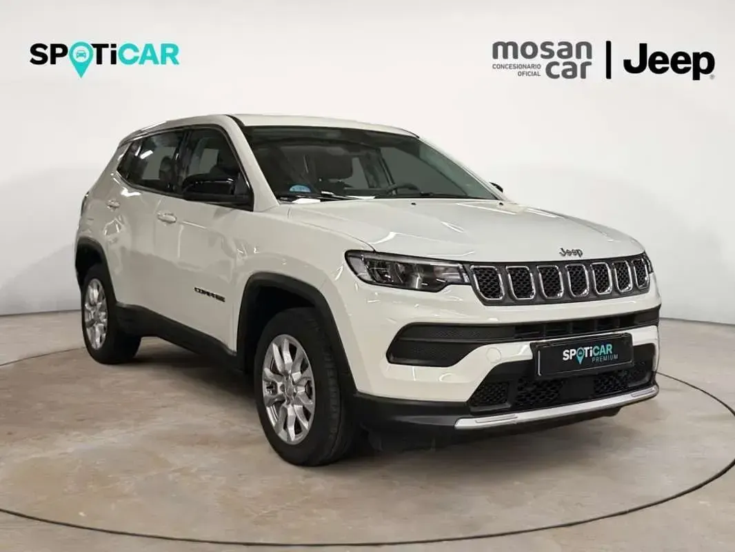 Usado Jeep Compass Altitude 131 CV (96 kW) 2025 Blanco SUV