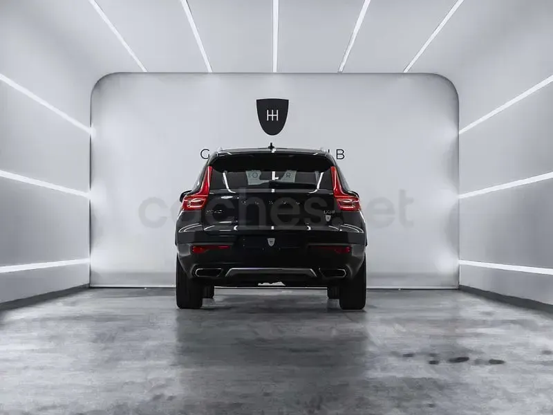 Usado Volvo XC40 Inscription 150 CV (110 kW) 2019 Gris / plata SUV