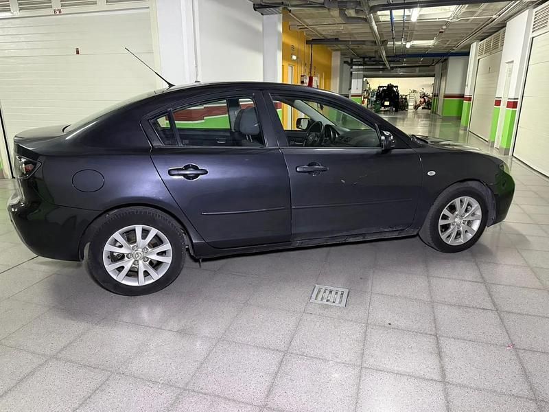 Usado Mazda 3 Active Plus 143 CV (105 kW) 2007 Gris Berlina