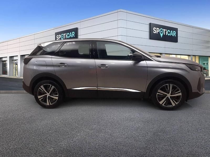 Usado Peugeot 3008 Allure 130 CV (95 kW) 2023 Gris SUV