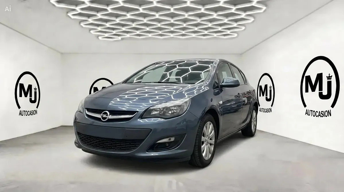 Usado Opel Astra Excellence 110 CV (80 kW) 2014 Azul Berlina