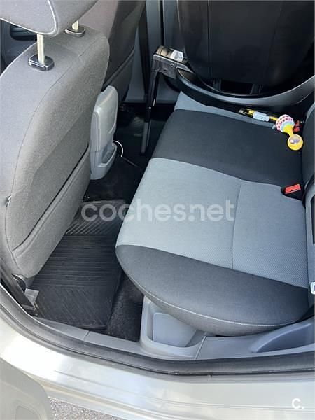 Usado Ford Focus Trend 109 CV (80 kW) 2009 Gris / plata Berlina