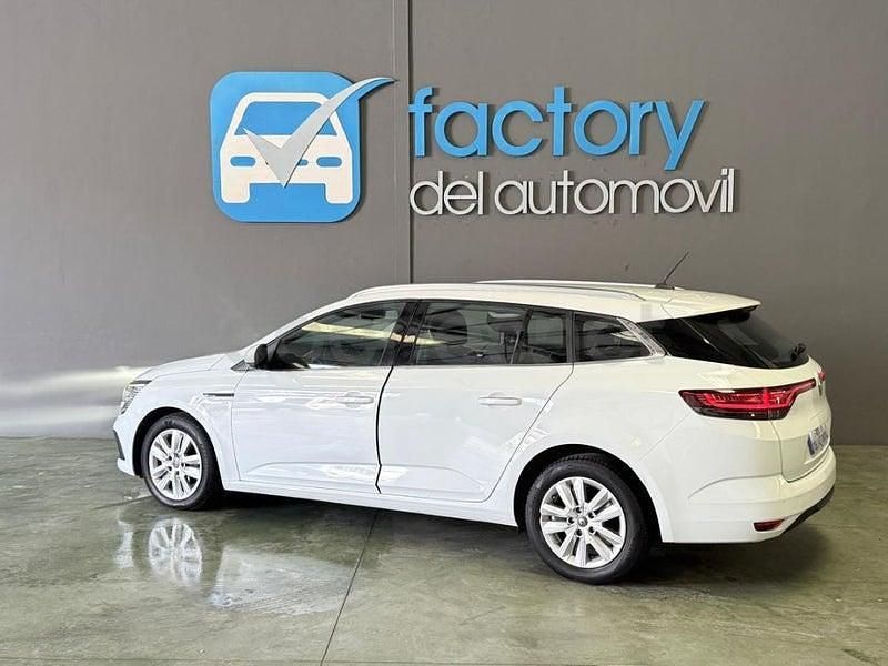Usado Renault Mégane GrandTour Business 115 CV (84 kW) 2022 Blanco Familiar