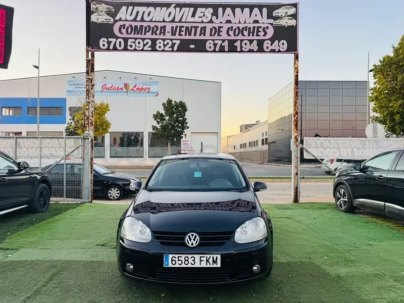 Usado VW Golf V 105 CV (77 kW) 2007 Negro Berlina