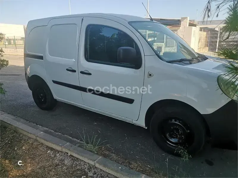Usado Renault Kangoo 90 CV (66 kW) 2011 Blanco Monovolumen