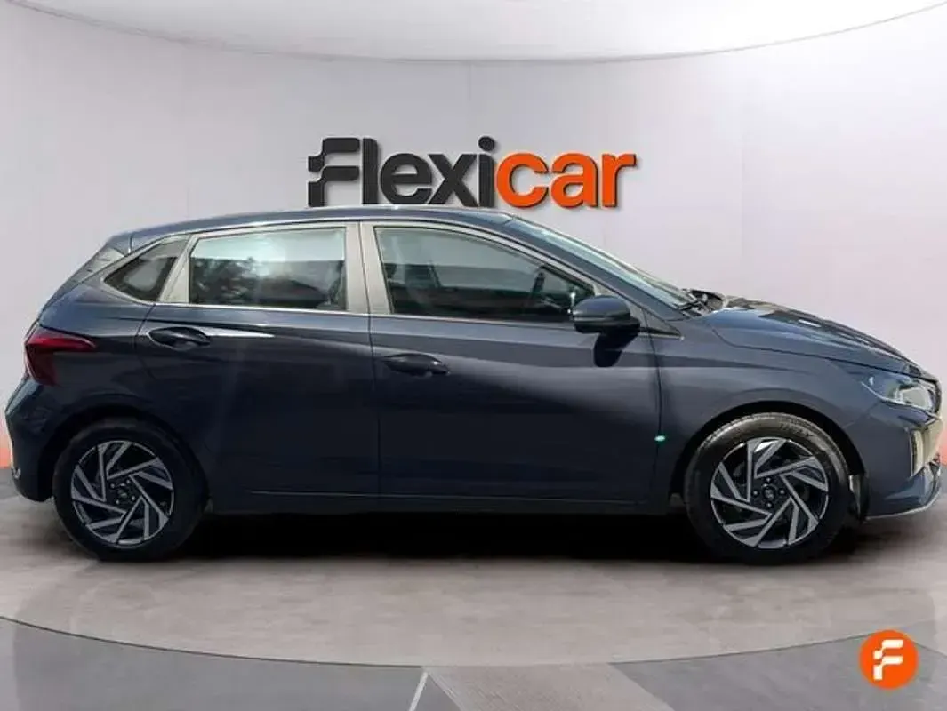 Usado Hyundai i20 101 CV (74 kW) 2024 Azul Utilitario