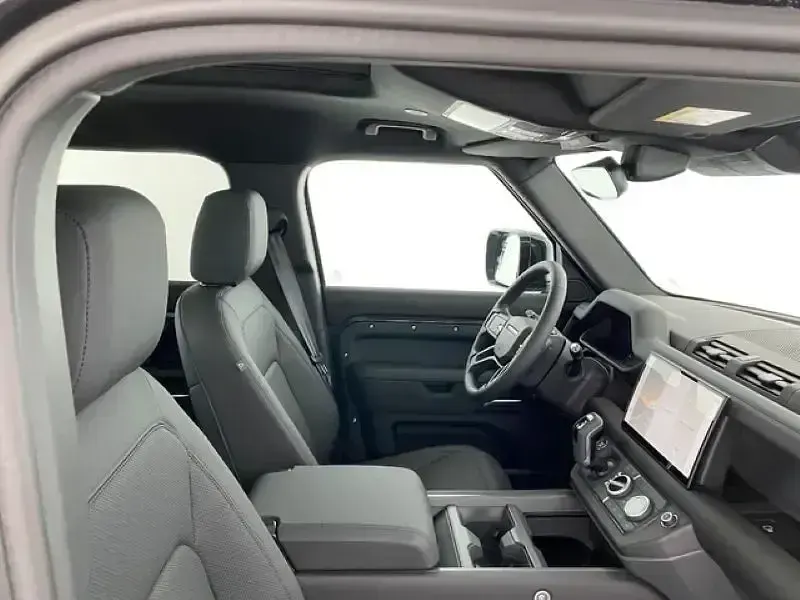 Usado Land Rover Defender SE Dynamic 249 CV (183 kW) 2025 Gris SUV