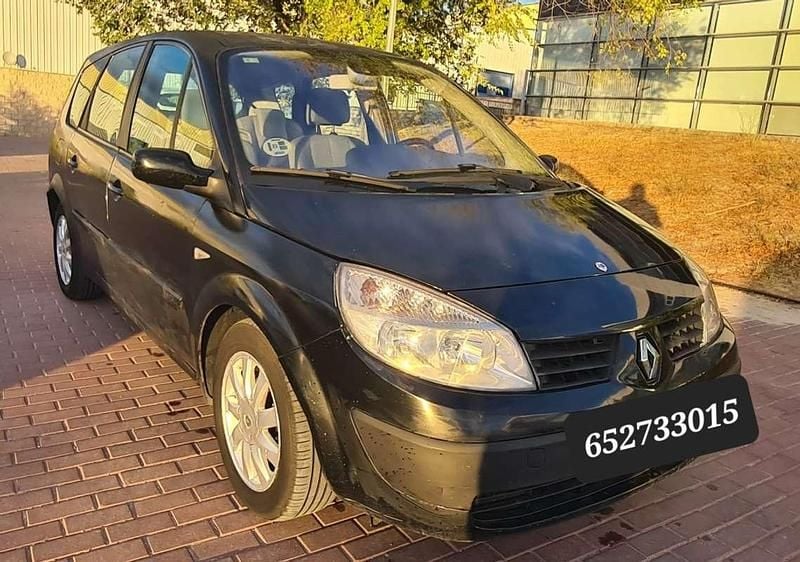 Usado Renault Grand Scénic II Dynamique 106 CV (77 kW) 2007 Negro Monovolumen