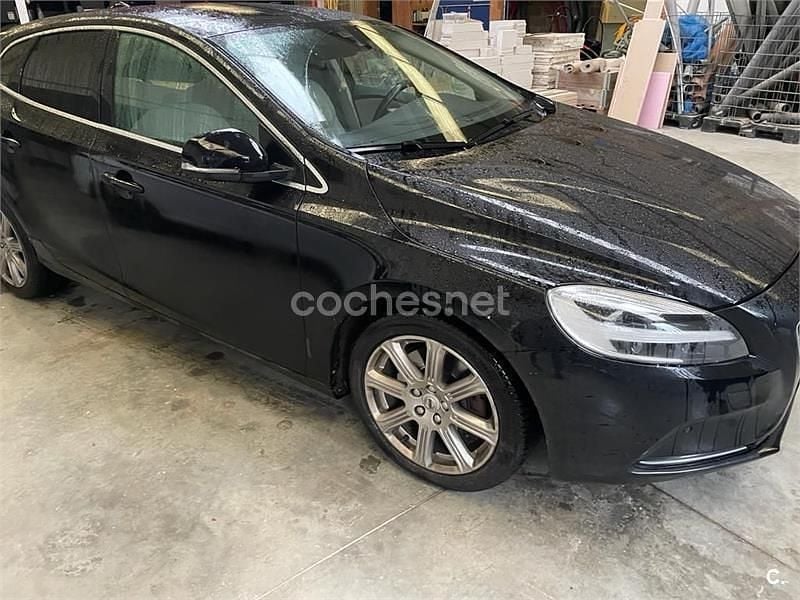 Negro Usado 2019 Volvo V40 R-Design Momentum Familiar | 13.000 € (Super precio) - Imagen 1/4