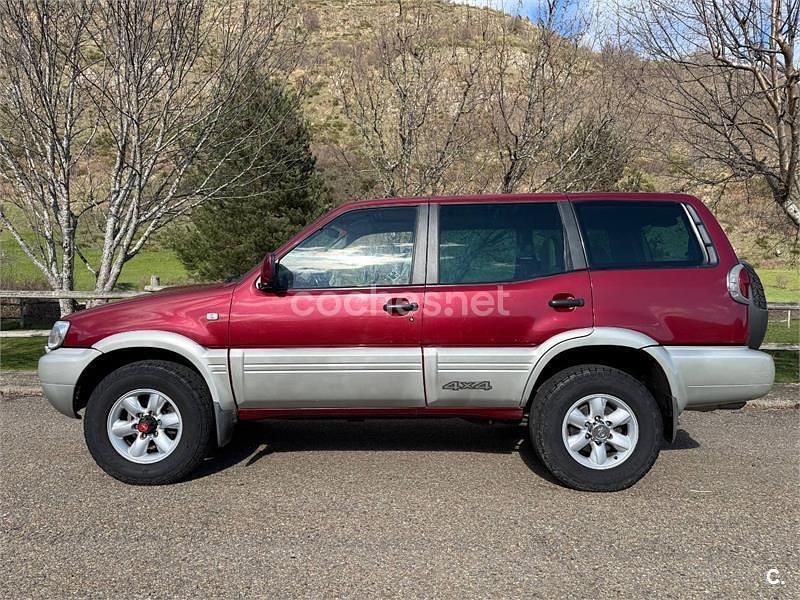 Usado Nissan Terrano 125 CV (91 kW) 2001 Granate SUV