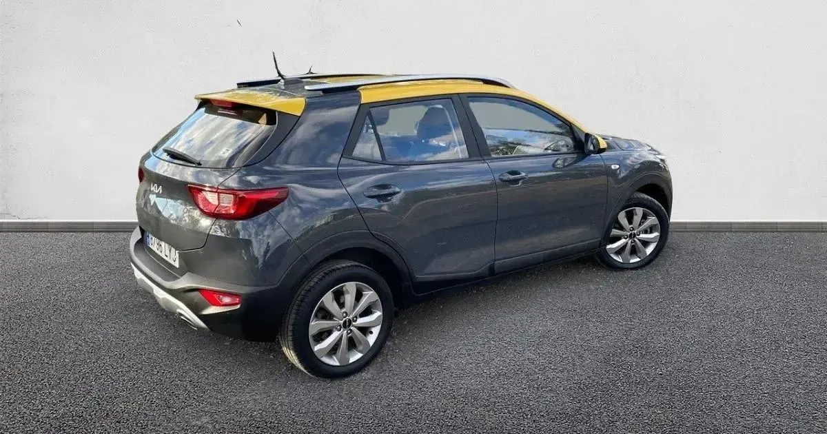 Usado Kia Stonic Plus 100 HP (73 kW) 2022 SUV