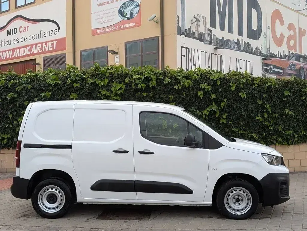 Usado Peugeot Partner Premium 100 CV (73 kW) 2020 Blanco Monovolumen
