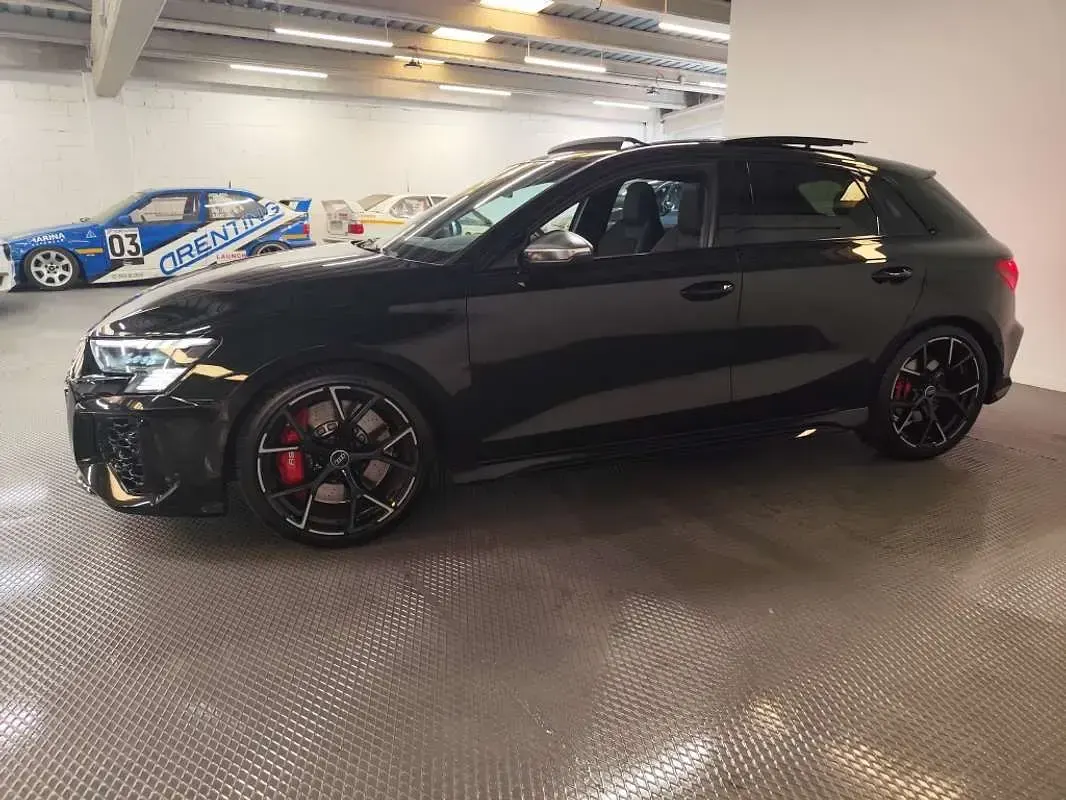 Usado Audi RS3 Sportback Ambiente 400 CV (294 kW) 2023 Negro Utilitario