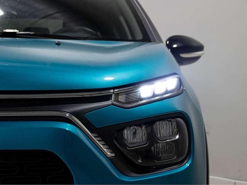 Usado Citroën C3 Shine 99 CV (72 kW) 2023 Azul Utilitario