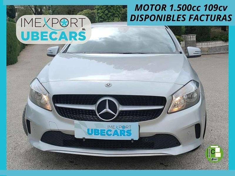 Usado Mercedes A180 109 HP (80 kW) 2018 Cinzento Citadino