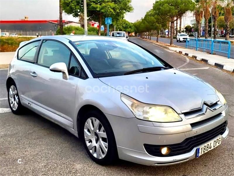 Usado Citroën C4 VTR Sport 110 CV (80 kW) 2005 Gris / plata Berlina