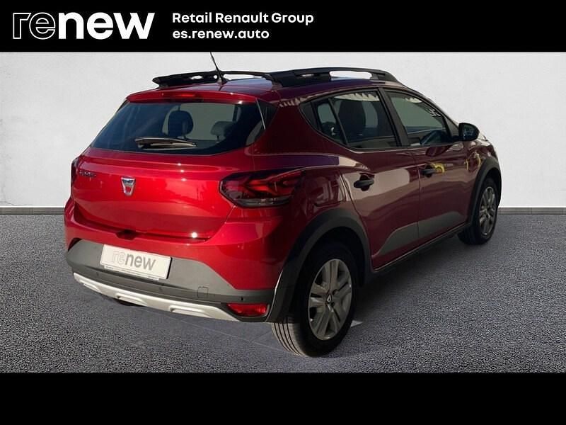 Usado Dacia Sandero Essentiel 100 CV (73 kW) 2021 Rojo Utilitario