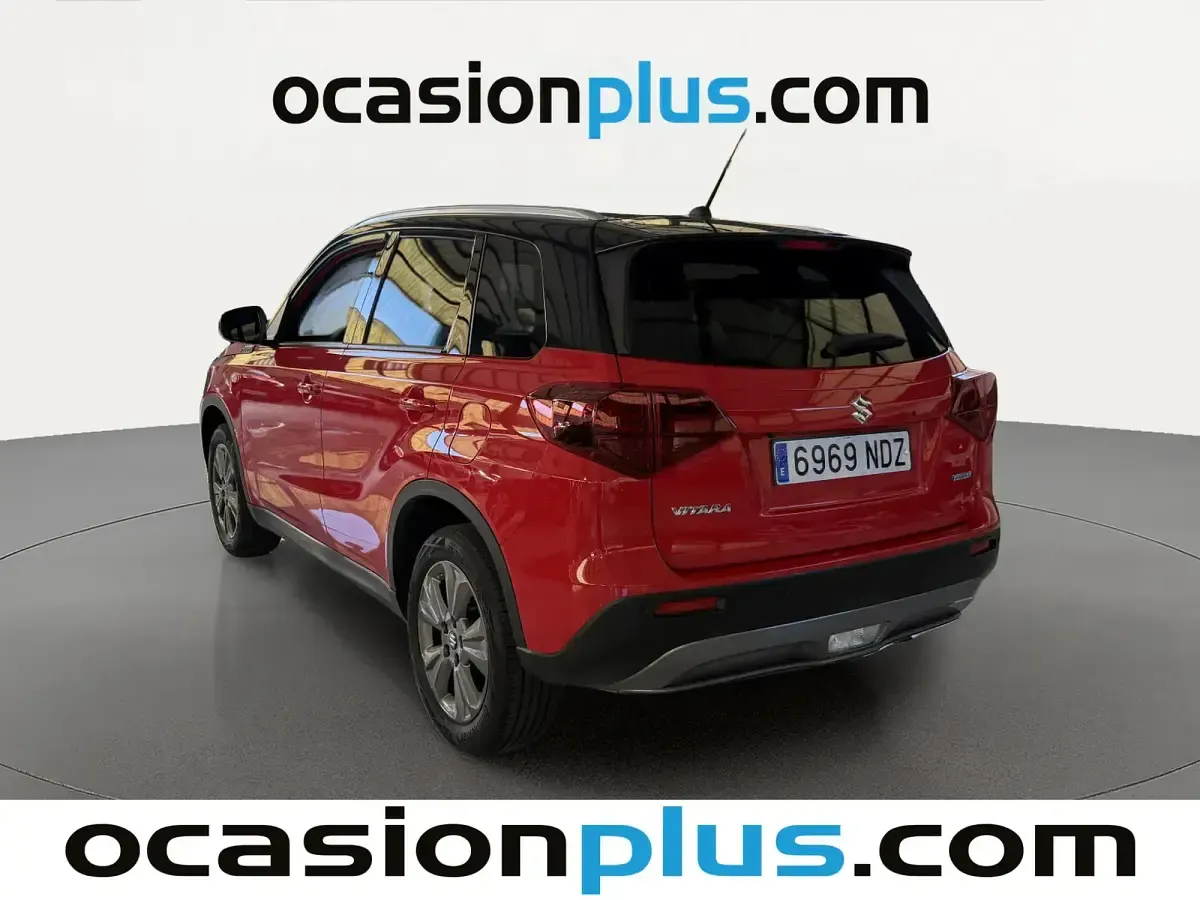 Usado Suzuki Vitara 110 CV (80 kW) 2025 Rojo SUV